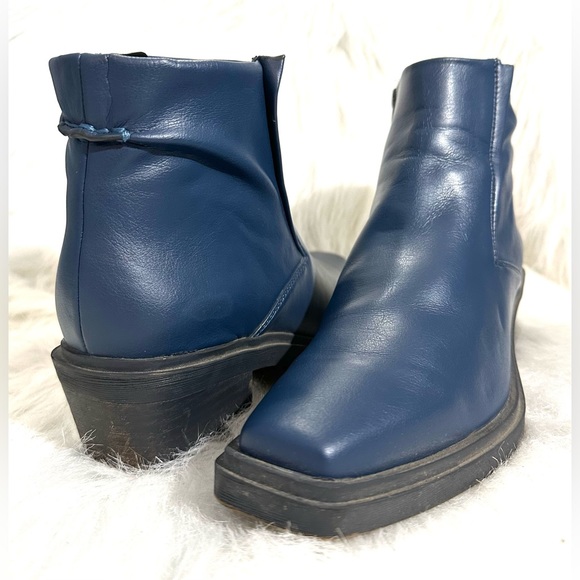 Franco Sarto Ladies Forta Square Toe Ankle Boots Vegan Leather Blue Size 8 EUC - Picture 2 of 9